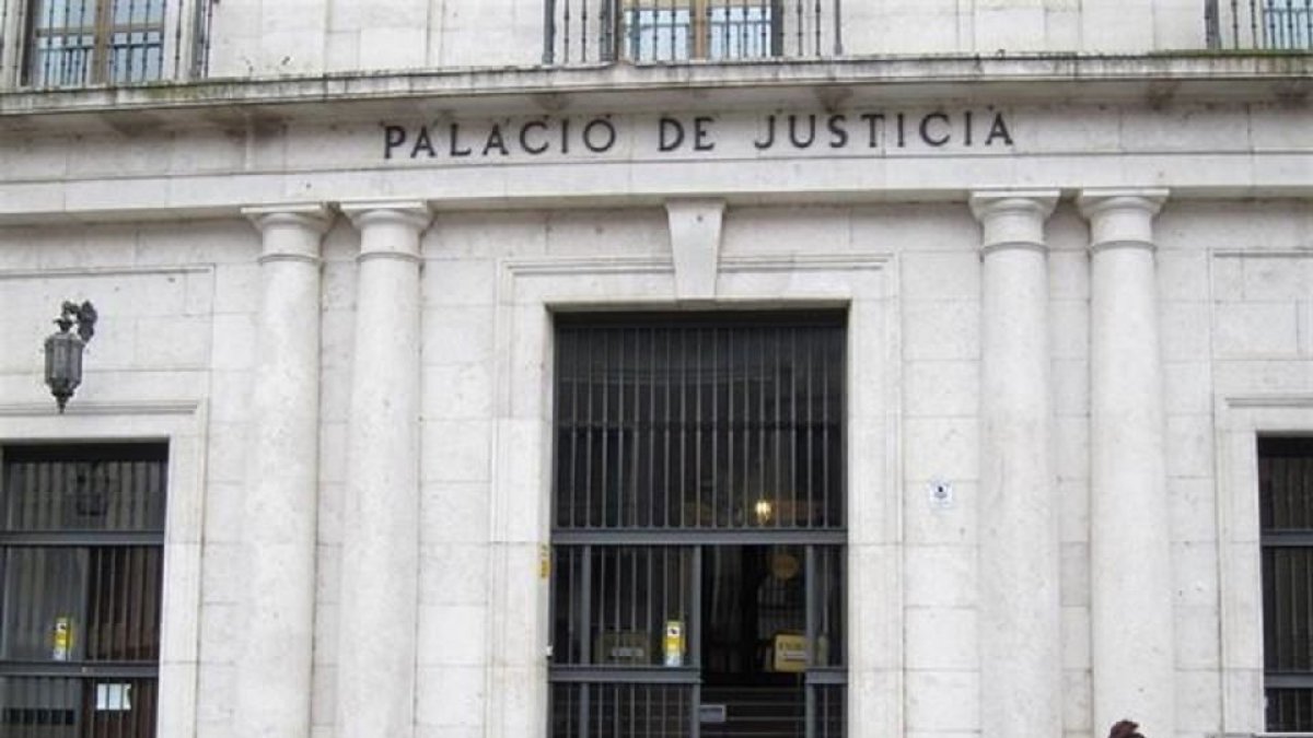 Condena de 7 meses a un paciente que pegó a un médico por no darle la baja.