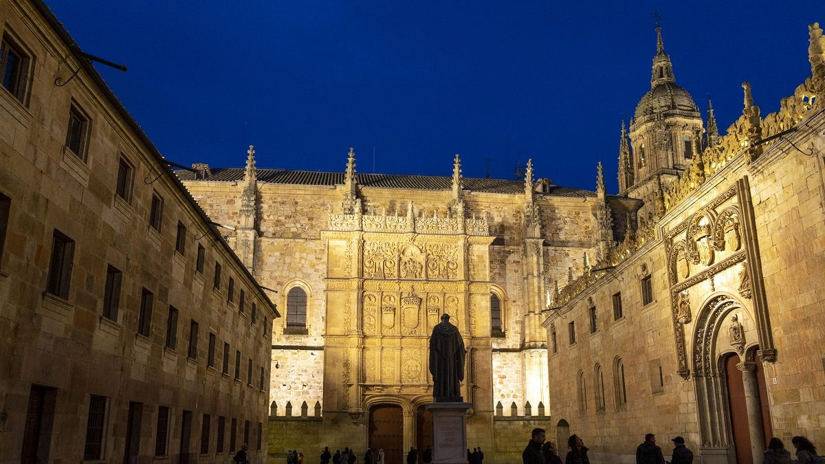 Fachada de la Universidad de Salamanca. ICAL.