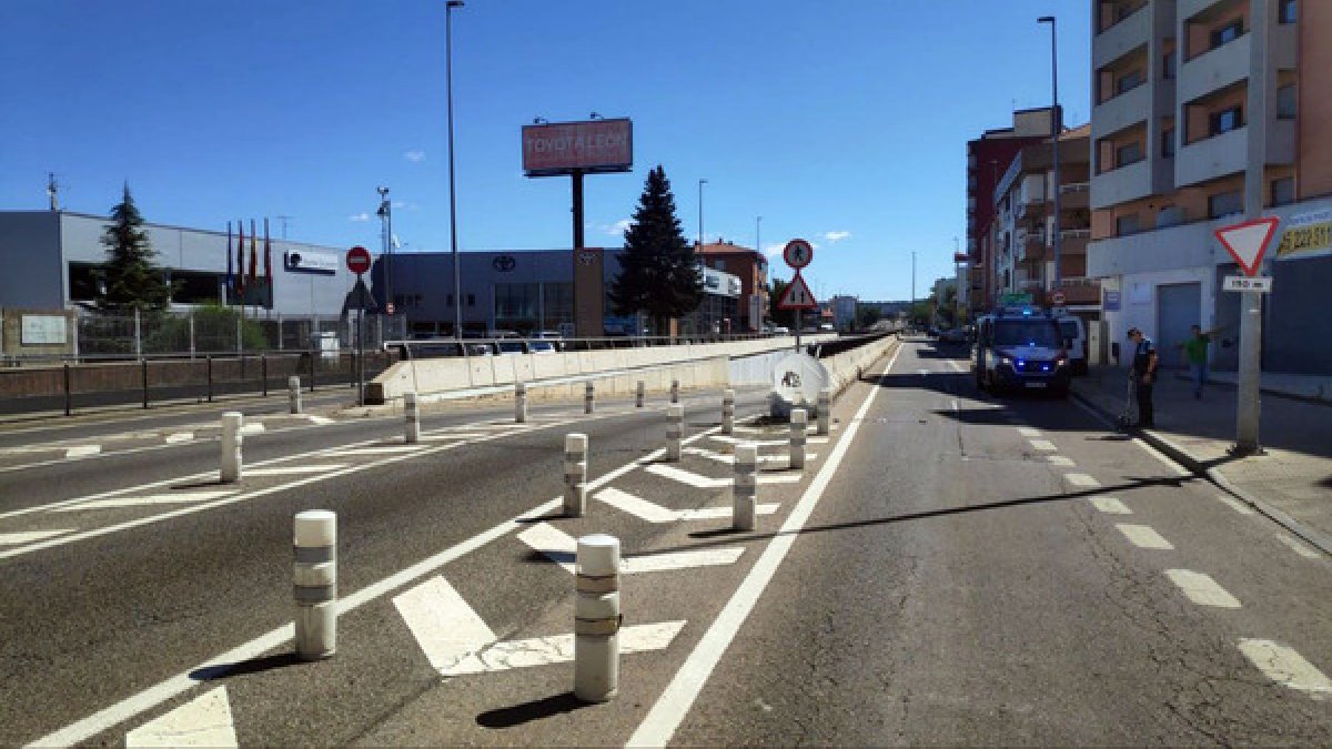 Lugar donde una mujer sufrió un atropello en la avenida Portugal de León, en las proximidades del cruce de Michaisa.- ICAL