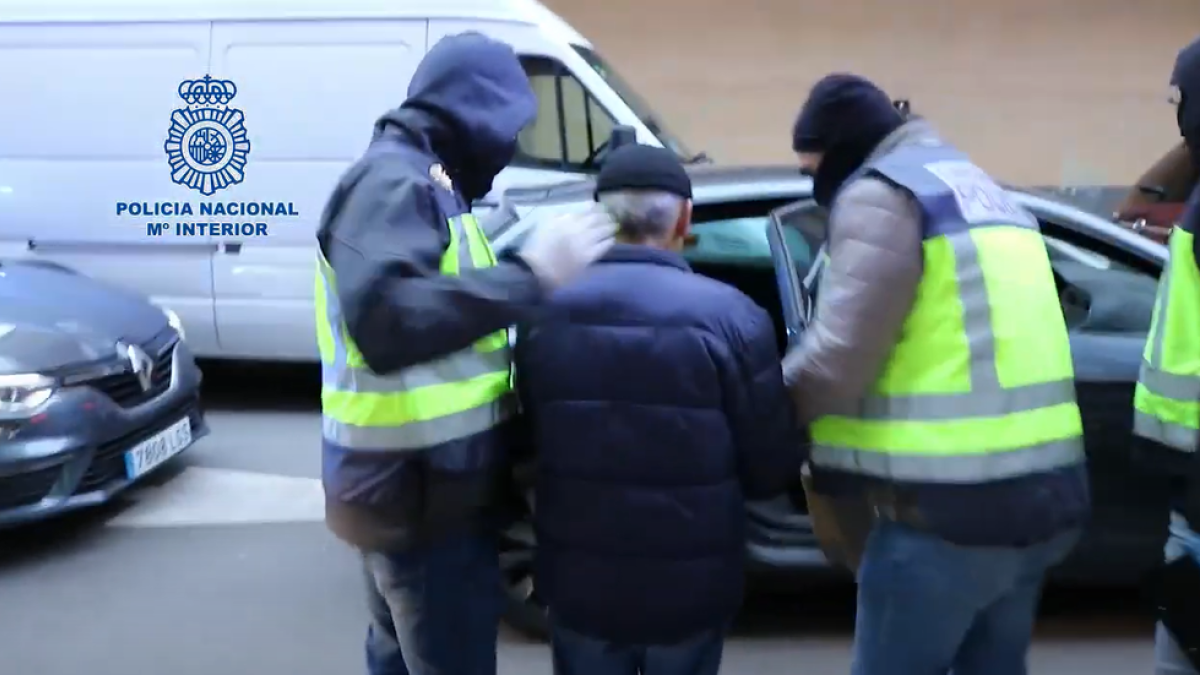 Detención del jubilado de Burgos acusado de mandar cartas con explosivos a Pedro Sánchez.- E.M.