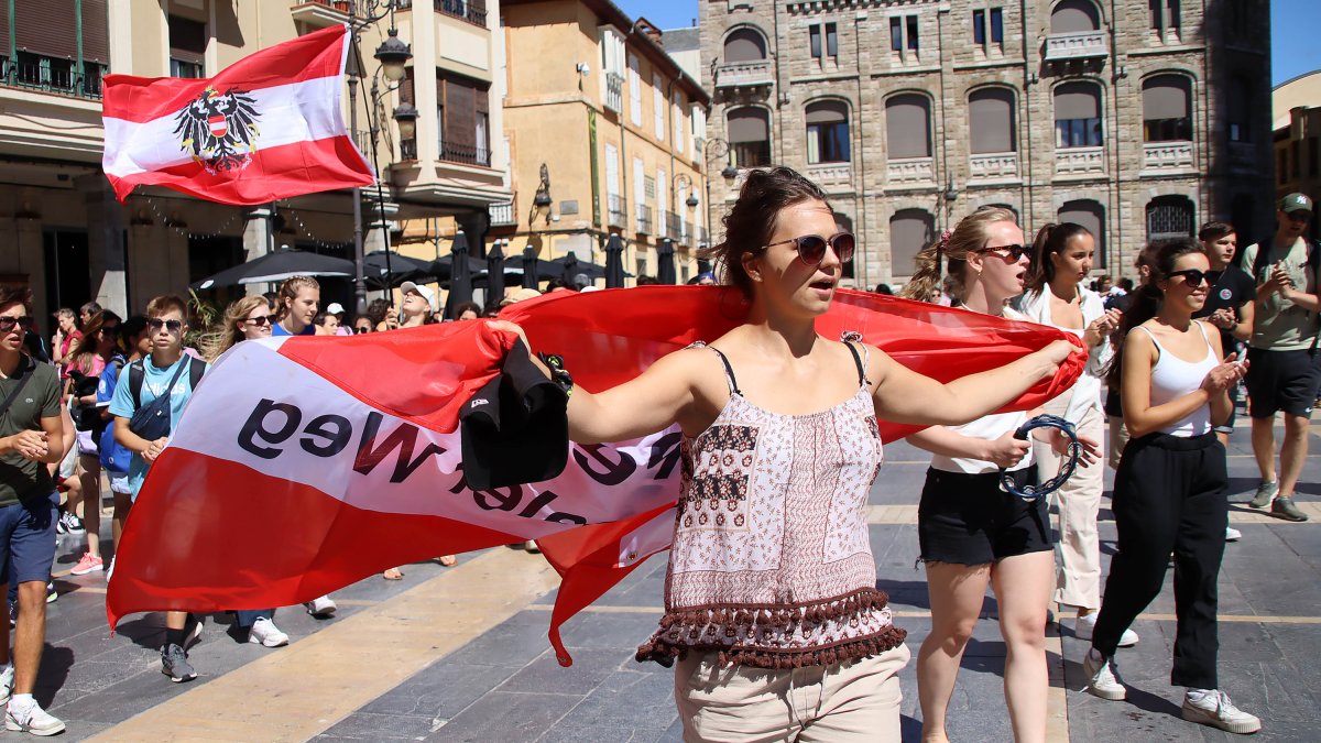 Más de 3.000 'kikos' pasan por León en su camino a la JMJ de Lisboa. ICAL