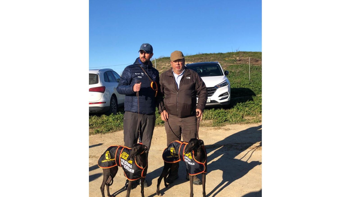 Las dos galgas de Castilla y León en cuartos de final del campeonato de España de galgos en campo. E.M.