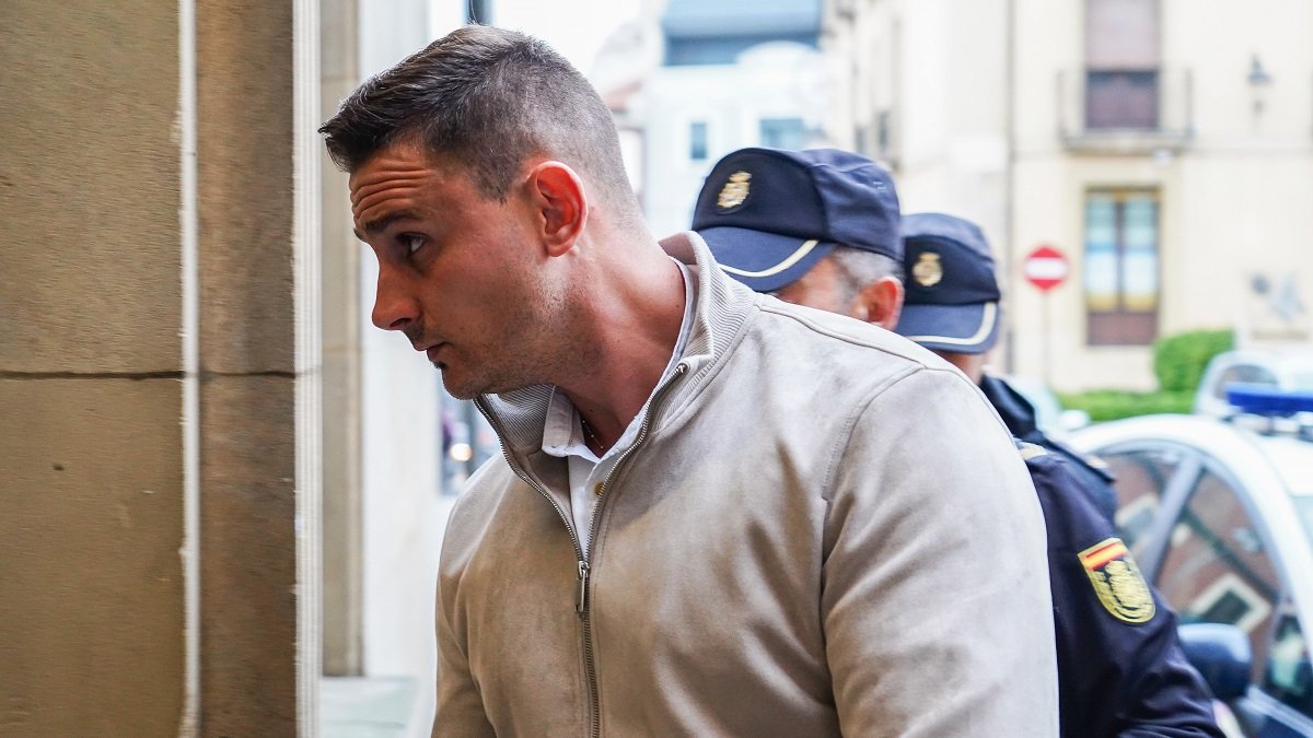 Primera sesión del juicio contra un joven de 30 años por el asesinato de su pareja en Mansilla de las Mulas (León).- ICAL