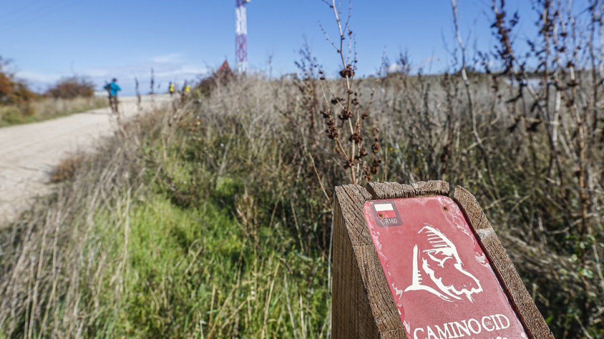 El camino está señalizado y es posible recorrerlo a pie, a caballo o en bicicleta, pero también hay diferentes rutas para vehículos motor.  / i. l. murillo