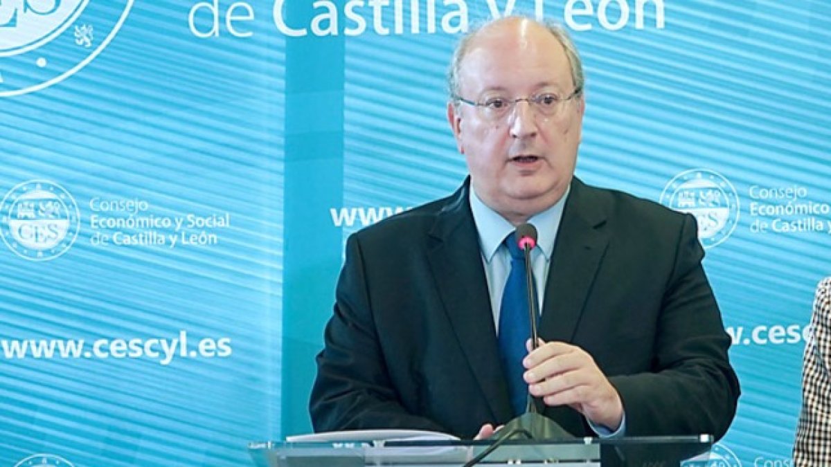 El presidente del CES, Enrique Cabero.- ICAL