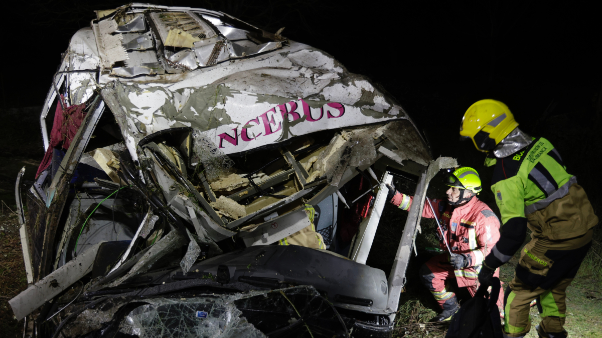 Accidente del autobús en Linares de Riofrío en Salamanca.-ICAL