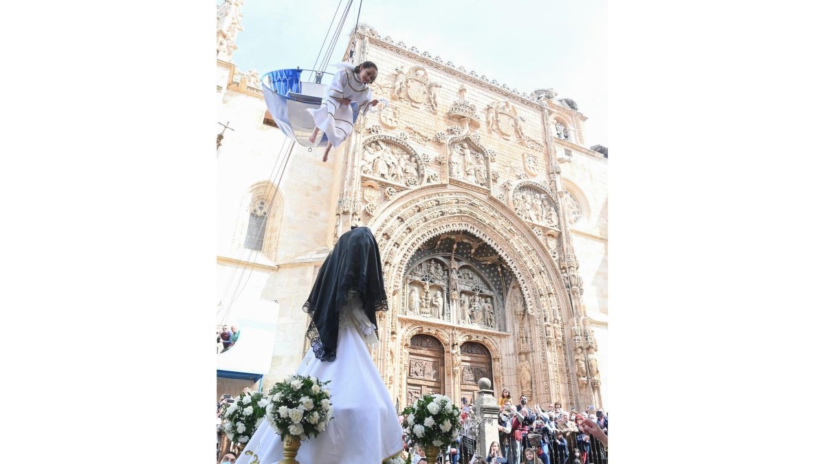 Bajada del Ángel en Aranda de Duero (Burgos).- ICAL