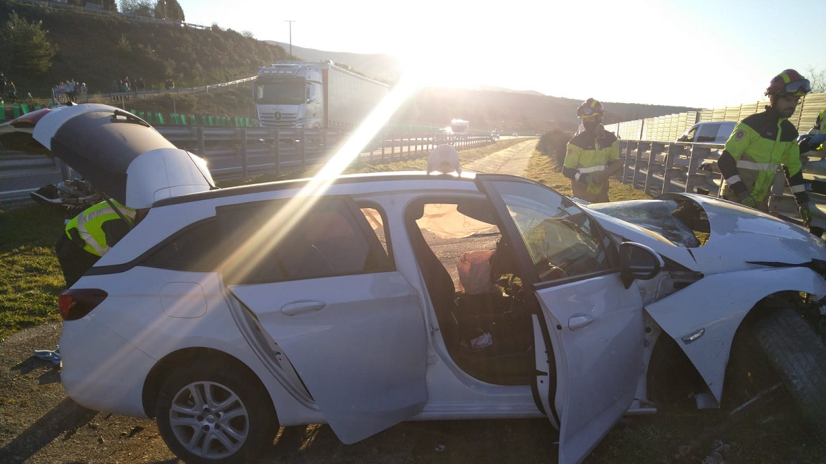 Accidente de tráfico en Torre del Bierzo, en León. - E.M.