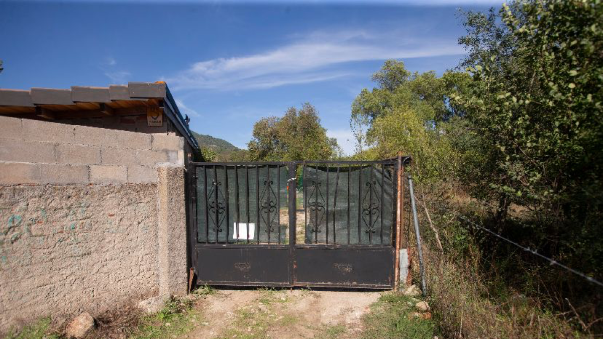 Acceso a la finca de Sotillo de la Adradad donde apareció el cadáver del anciano.-ICAL