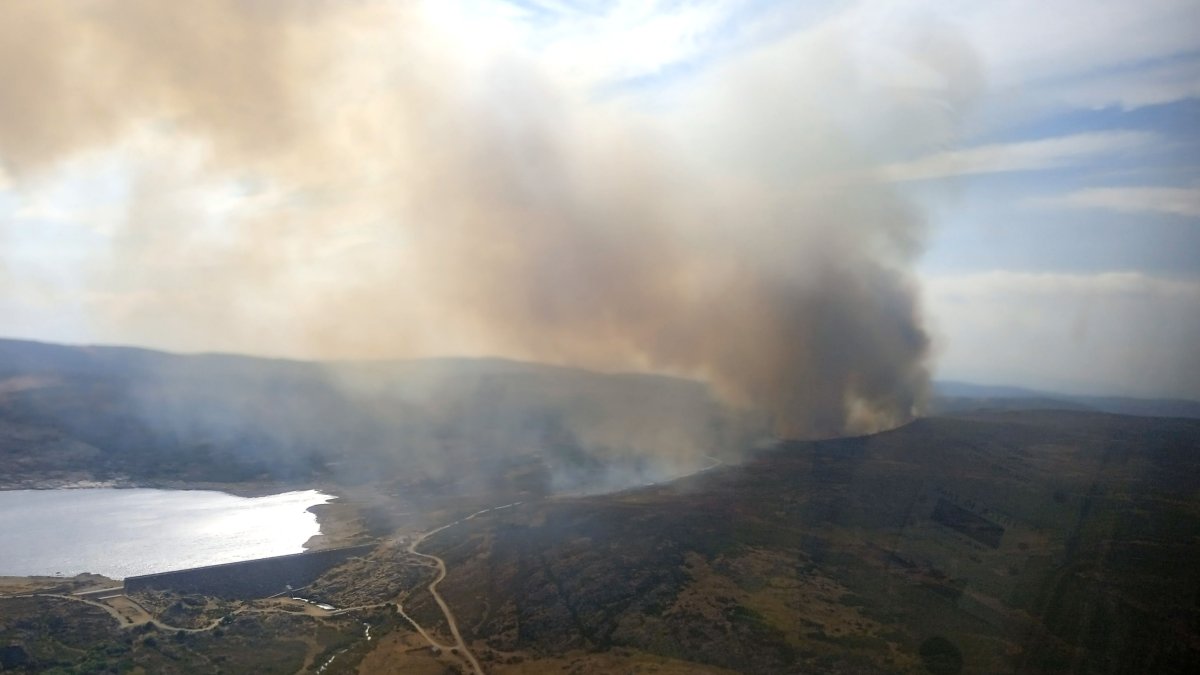 Incendio en Porto, en la comarca de Sanabria, Zamora. Ical