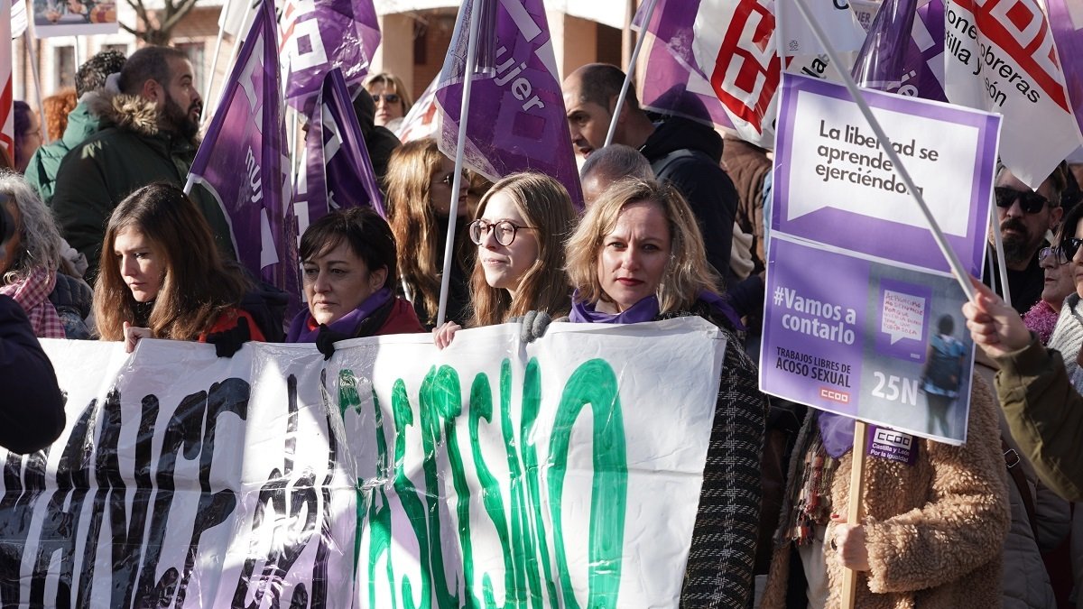 UGT y CCOO se concentran frente a la sede de Presidencia.- ICAL