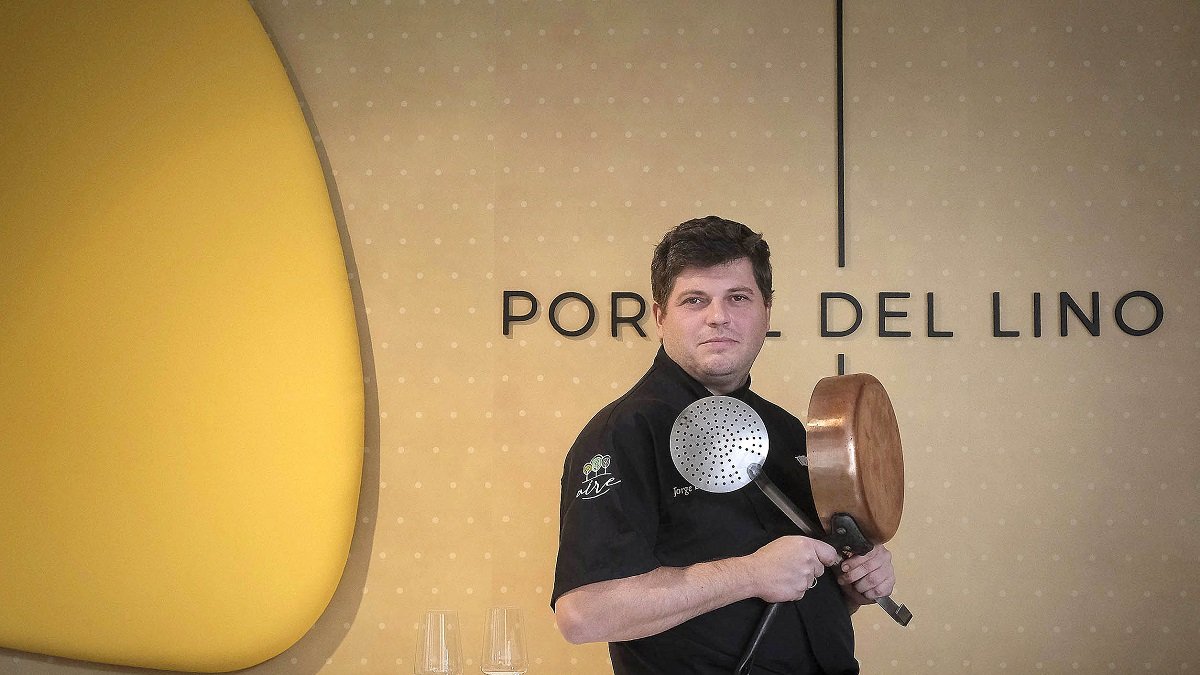 Jorge Lozano Esteban, propietario del nuevo espacio gastronómico abierto en la capital salmantina. -ENRIQUE CARRASCAL