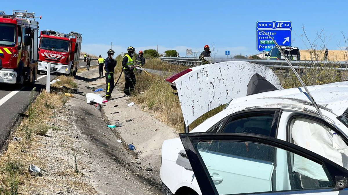 Accidente de tráfico en la carretera 601, en Cuéllar, Segovia. Ical