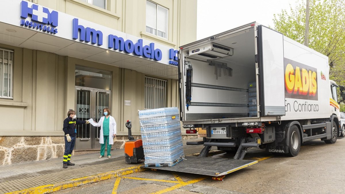 Gadis reparte botellas de agua a 46 hospitales de Galicia y Castilla y León. - E.M.
