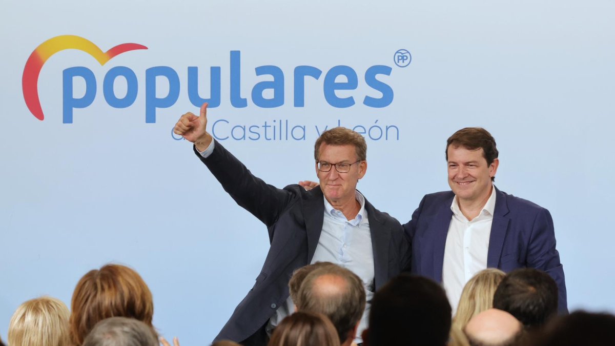 Núñez Feijóo y Fernández Mañueco en la Junta Directiva Regional del PP en Segovia.- E. M.