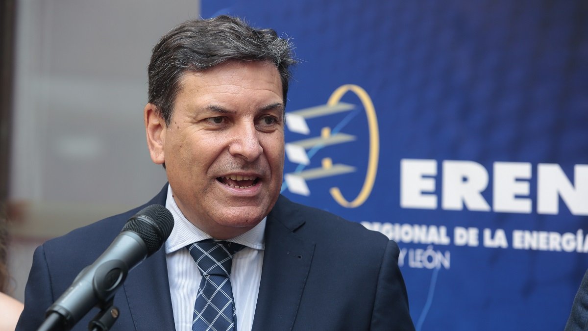 El consejero de Economía y Hacienda y portavoz, Carlos Fdez. Carriedo, participa en los actos del 25 aniversario del Ente Regional de la Energía.- ICAL