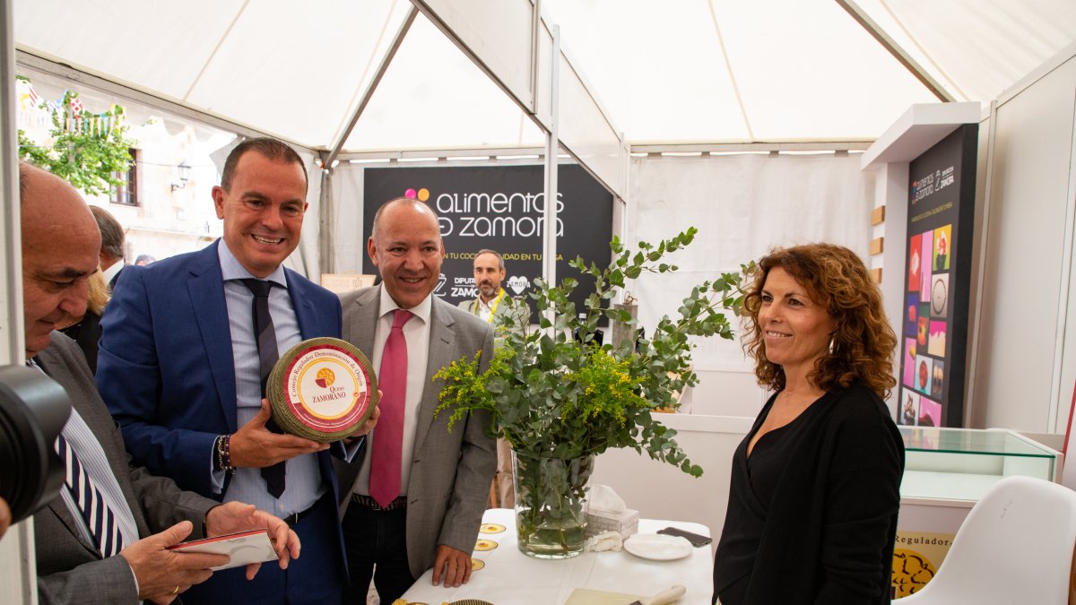 El presidente de la Diputación de Zamora, Francisco José Requejo, en la inauguración de la Feria Fromago. - E.M.