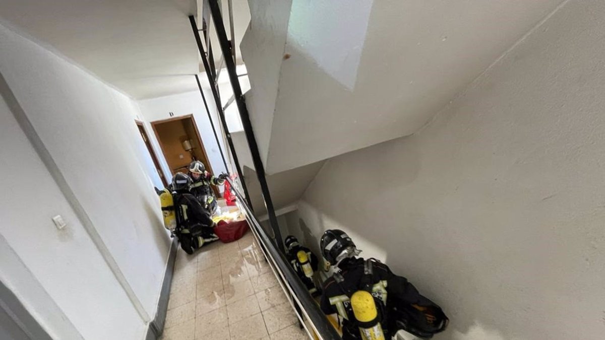 Bomberos acudiendo a un incendio  en León.- EUROPA PRESS