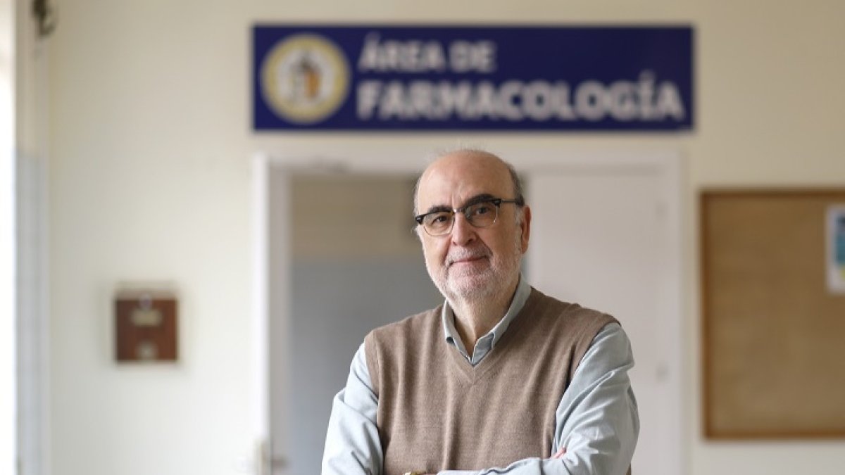 JUAN MIGUEL LOSTAU. 16/03//2022. VALLADOLID. COMUNIDAD DE CASTILLA Y LEÓN. LUIS MARTÍN ARIAS. FARMACOVIGILANCIA.