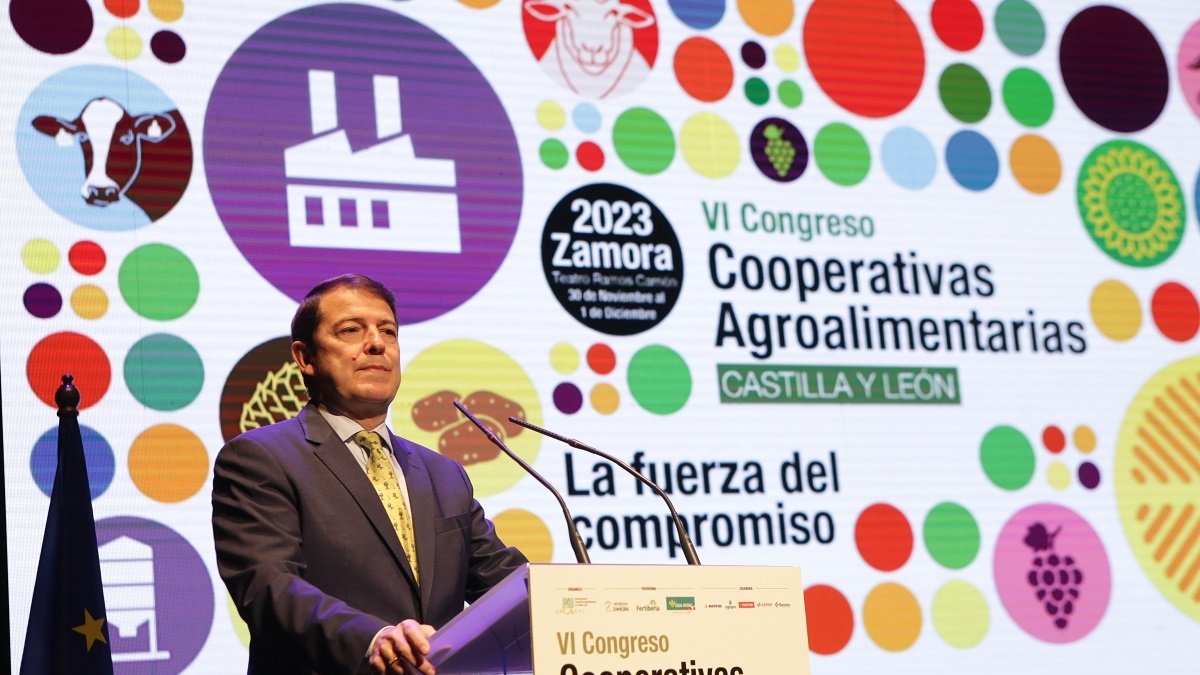 El presidente de la Junta de Castilla y León, Alfonso Fernández Mañueco, durante su intervención.- ICAL