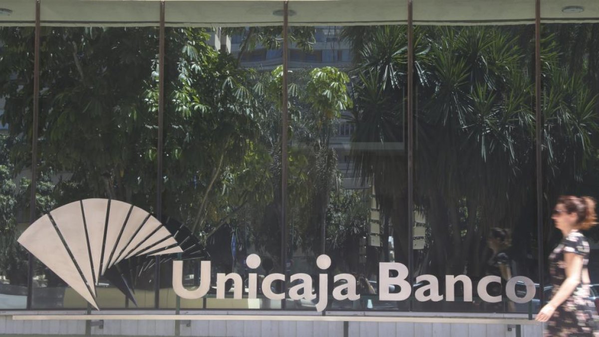 05.06.2019. Unicaja Banco. Exterior e interior de oficina