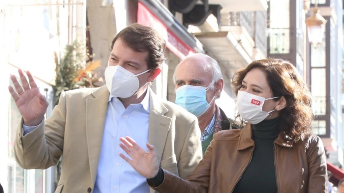 Mañueco y Díaz Ayuso, en un acto de la pasada campaña electoral en Valladolid. ICAL.