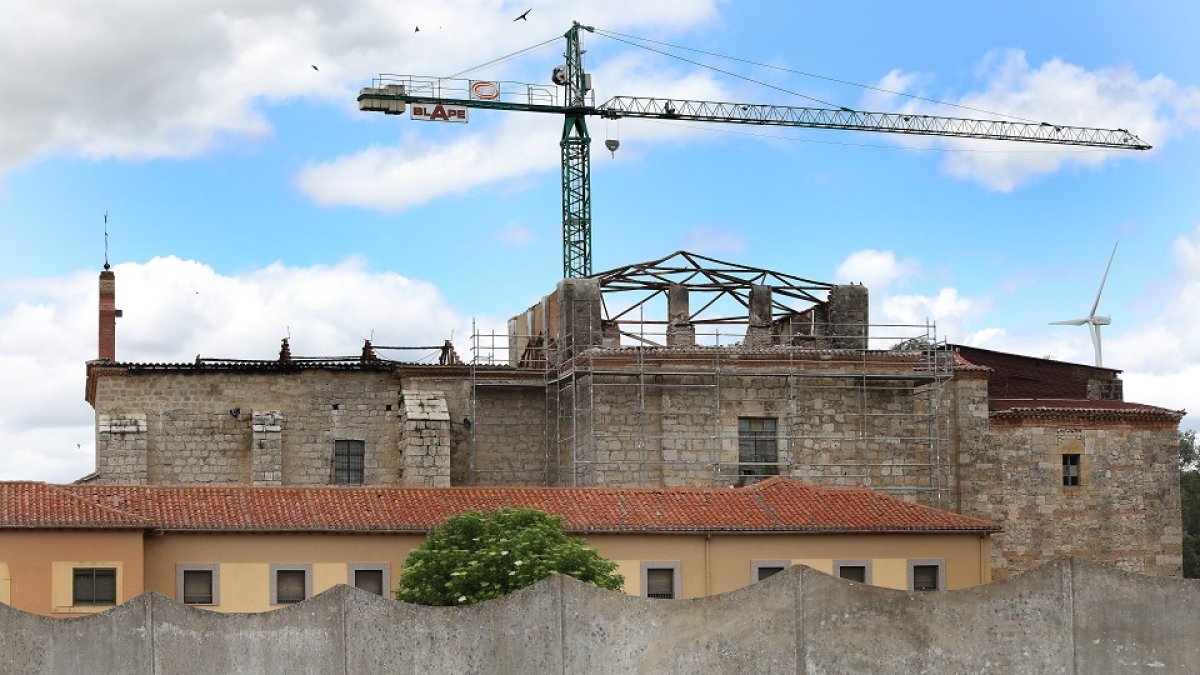 Colapsa la cúpula de la iglesia del monasterio de la Virgen de Alconada en Ampudia, en Palencia. -ICAL