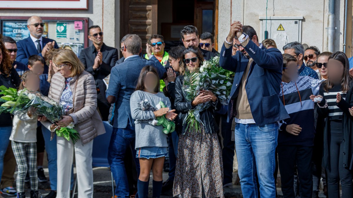 Concentración en Torrecaballeros en homenaje a la pequeña Olivia.- ICAL