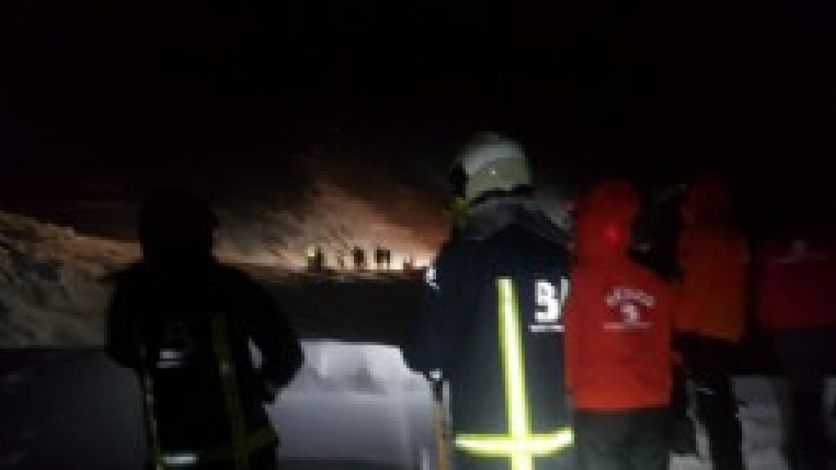 Momento de las tareas de búsqueda, en la madrugada de ayer. - SEPA