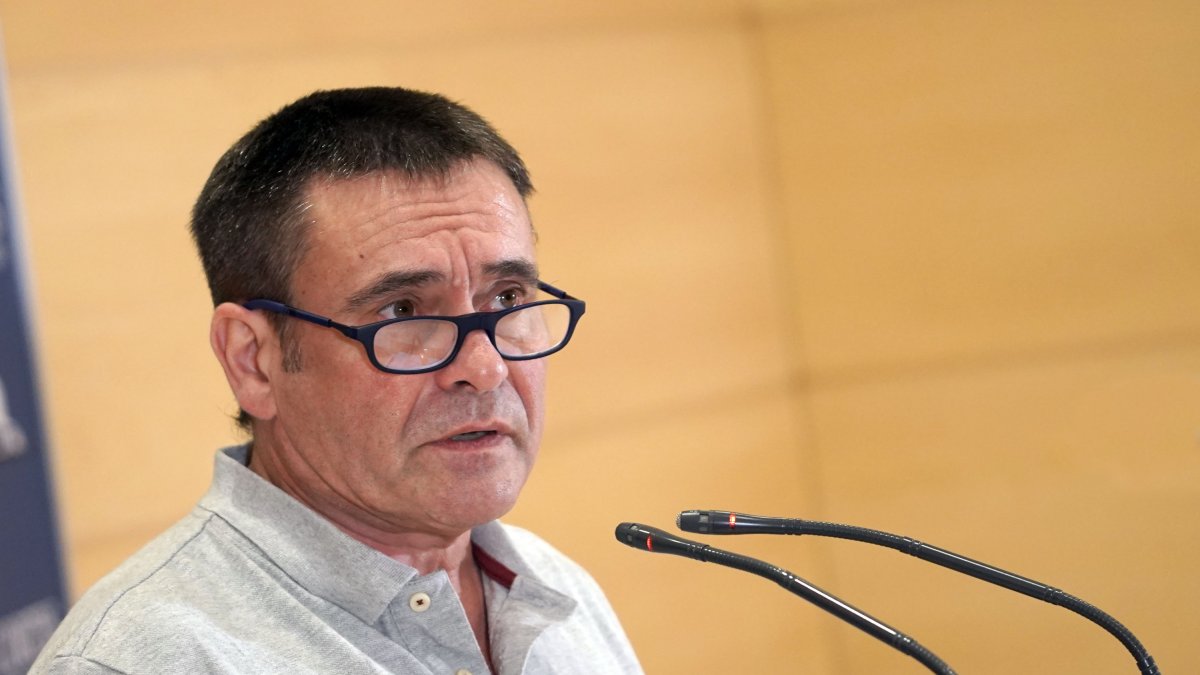 El portavoz de Sanidad del Grupo Parlamentario Socialista, Jesús Puente, analiza diversos asuntos relacionados con la atención sanitaria en la Comunidad. Ical
