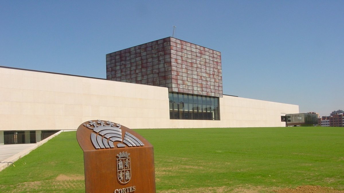Las Cortes de Castilla y León. / E. M.