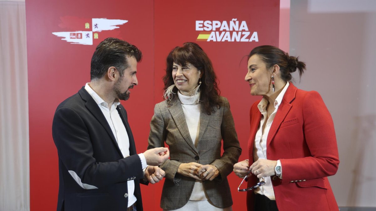El secretario del PSOE en Castilla y León, Luis Tudanca; la ministra de Igualdad, Ana Redondo y la vicepresidenta segunda de las Cortes de Castilla y León, Ana Sánchez. EUROPA PRESS