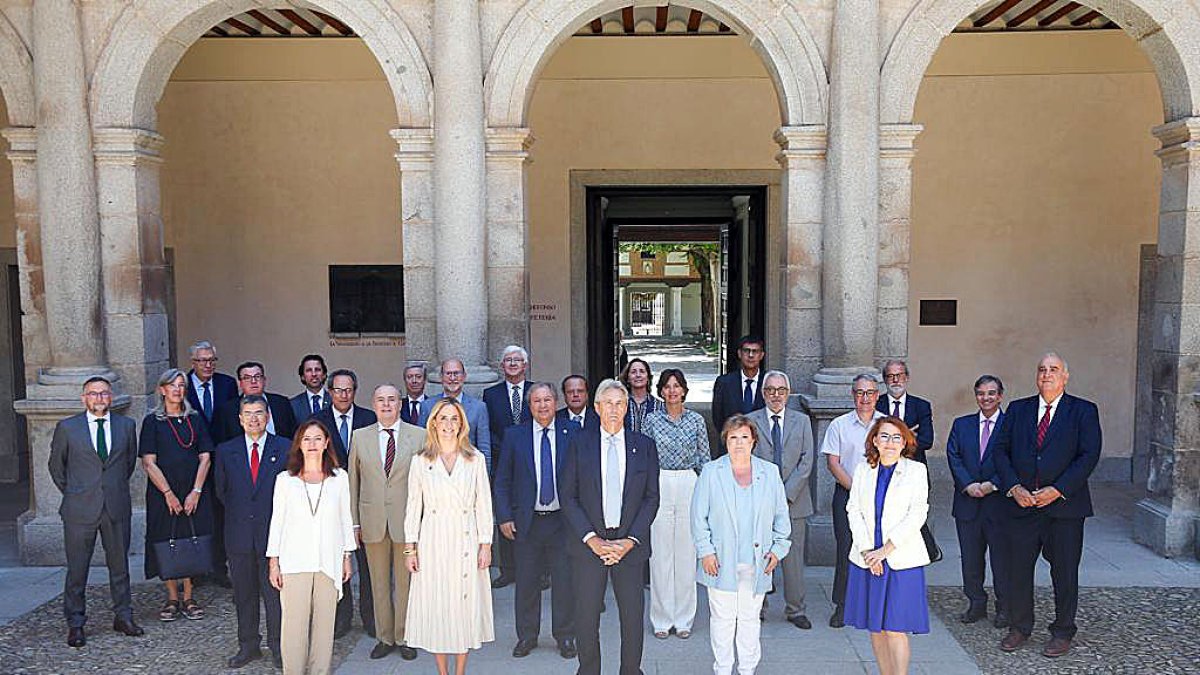 El presidente del Consejo de Cuentas, Mario Amilivia, participa en el encuentro de presidentes de los OCEx con el Tribunal de cuentas.- ICAL