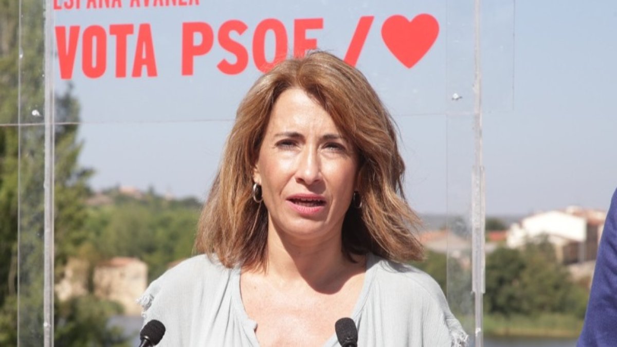 La ministra de Transportes, Movilidad y Agenda Urbana, Raquel Sánchez, participa en la capital zamorana en un acto electoral junto con el número uno al Congreso por Zamora, Antidio Fagúndez. -ICAL