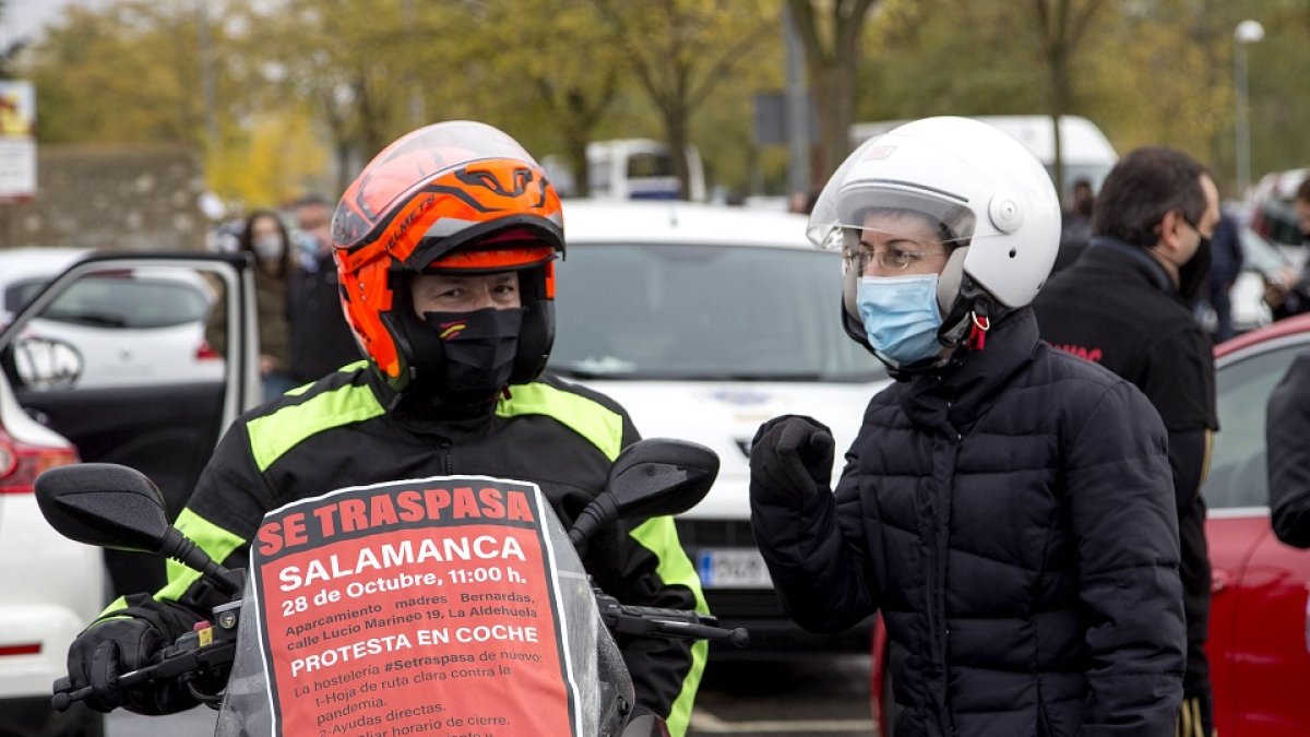 La Asociación de Empresarios de Hostelería de Salamanca convoca una protesta en coche para pedir ayudas directas y ampliar el horario de cierre en la provincia salmantina. ICAL.