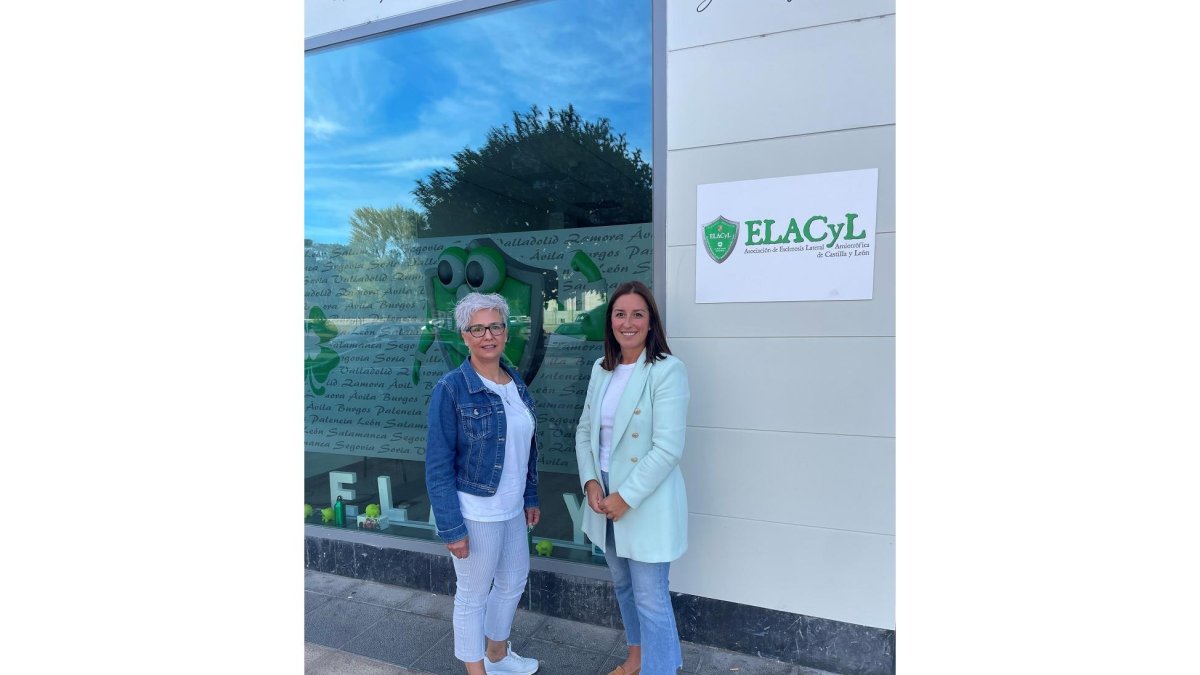 Rosa Maria Gómez Ortega (presidenta ELACYL) y Natalia Díez Simanca, responsable de Acción Social CaixaBank. ICAL