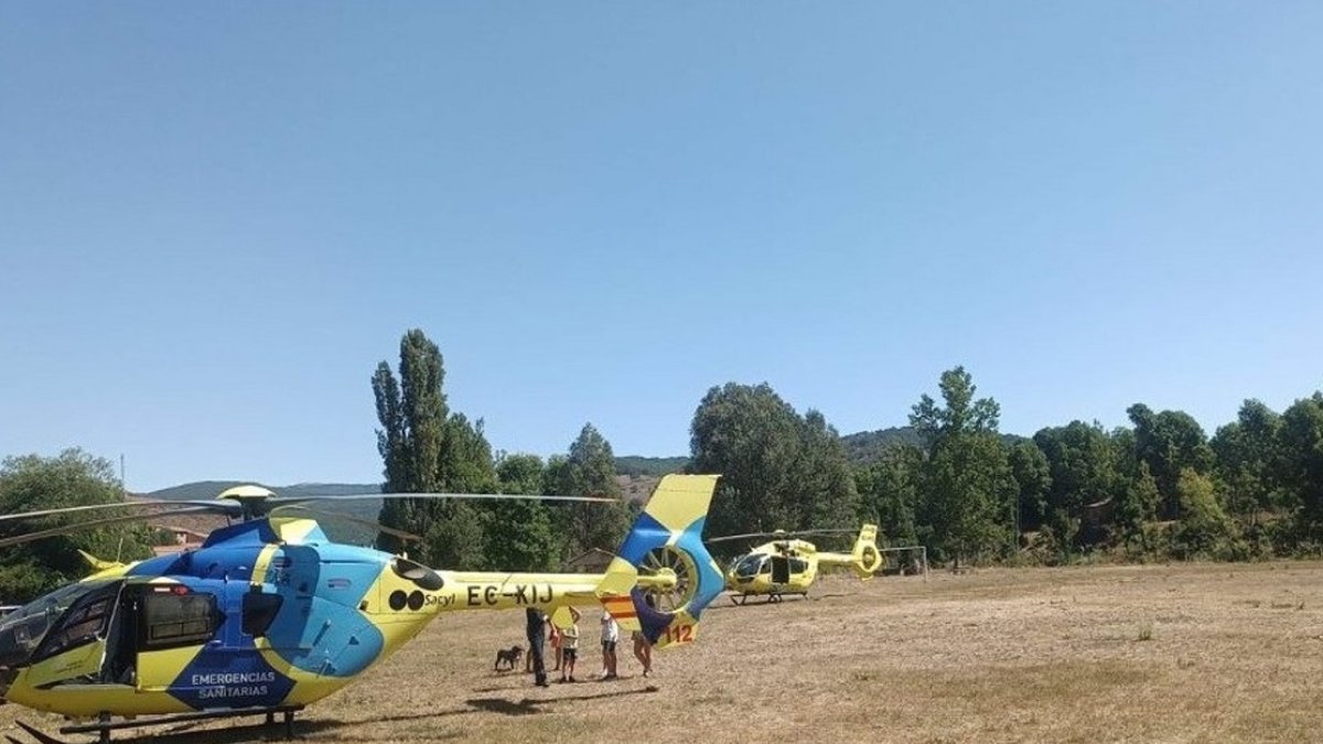 El helicóptero en el lugar donde se ha producido la caída del fallecido. - EMERGENCIAS 112