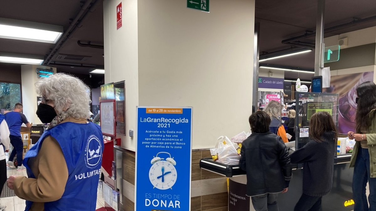 Campaña de Gadis 'La Gran Recogida' . - EM