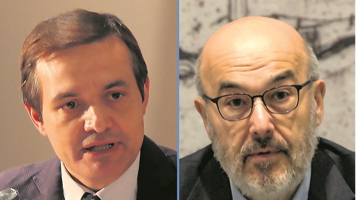 El viceconsejero de Cultura y Turismo, Fernández Sobrino, y el director de la Fundación Siglo, González Posada.- ICAL / E. M.