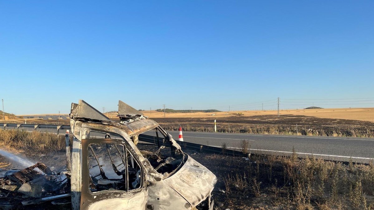 Caravana incendiara en Mota del Marqués este jueves.- Bomberos Provincia de Valladolid