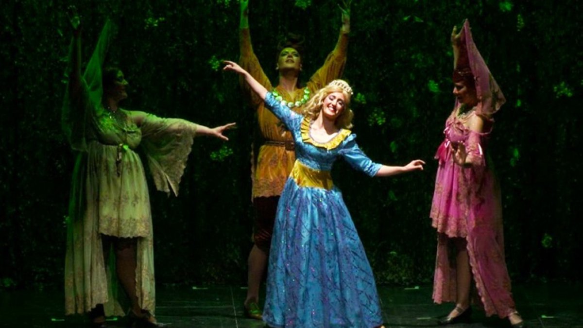 Escena de ‘La Bella durmiente’ que hoy llega al Carrión. - LA MAQUINETA