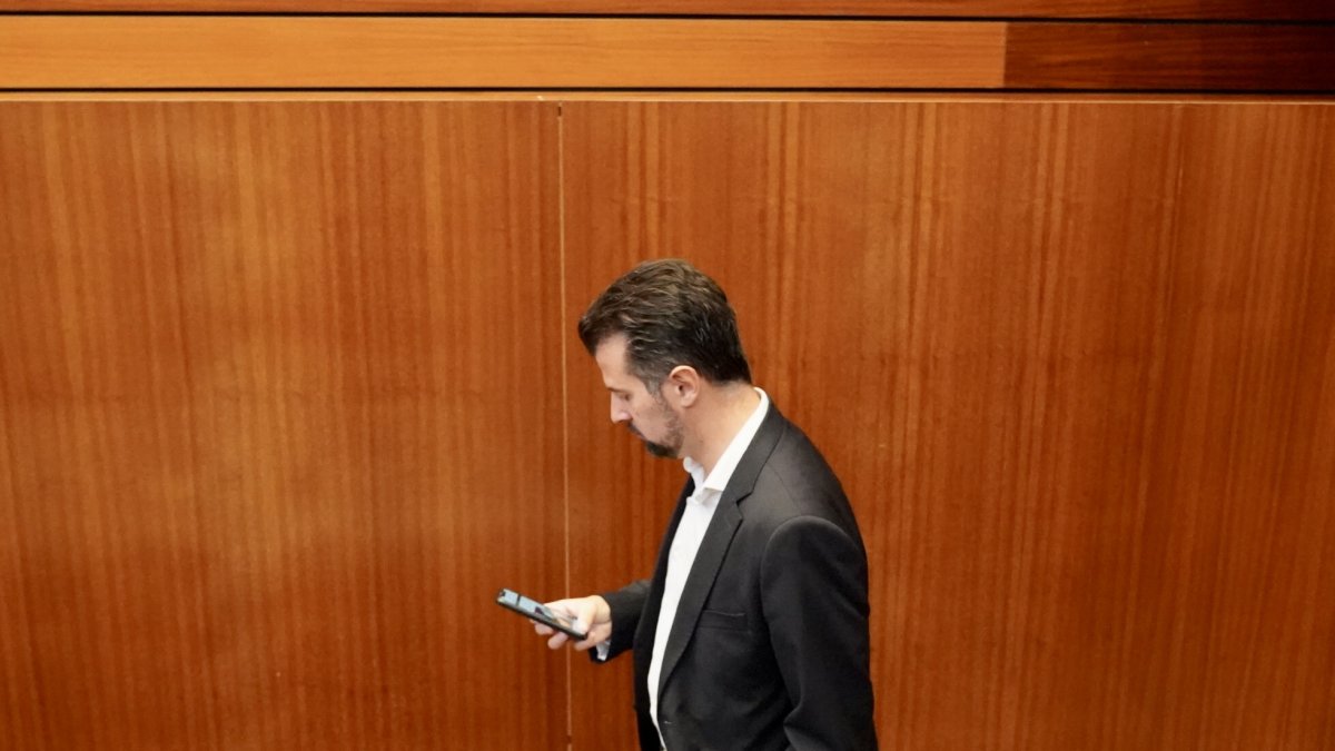 El portavoz y líder del PSOE durante la segunda jornada del Pleno de las Cortes de Castilla y León. ICAL