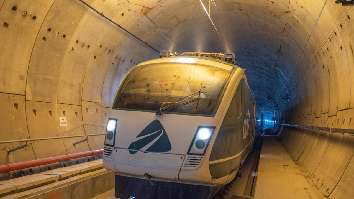 Estado del interior de la Variante de Pajares. E.M.