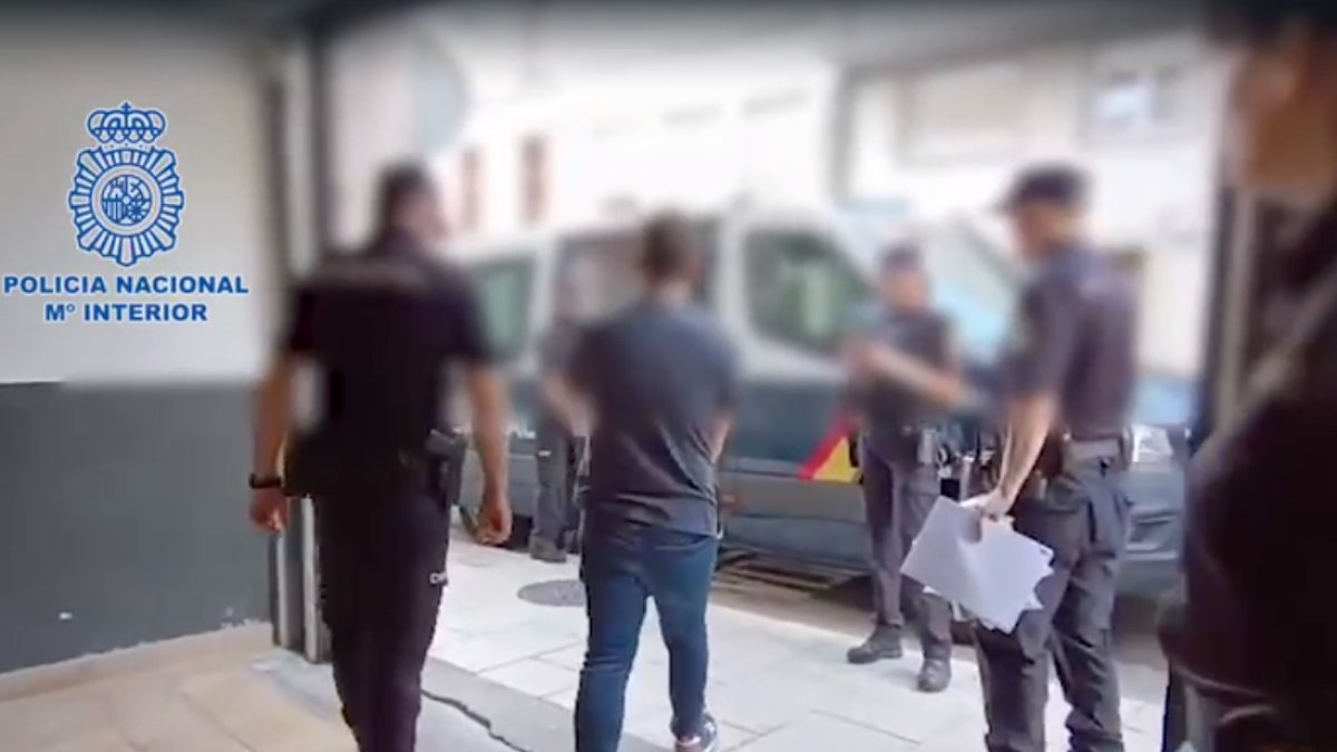 Detención de ocho ultras que participaron en una riña tumultuaria en Lugo antes de un partido contra la Ponferradina. ICAL