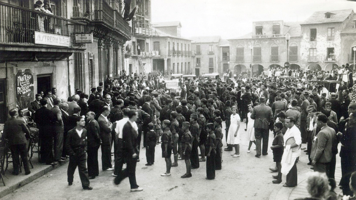Imagen de autor desconocido de Ponferrada el 21 julio 1936.- ARMH