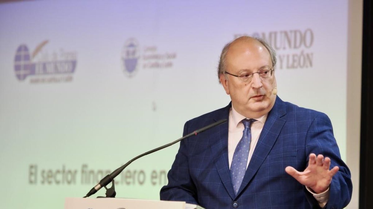 Enrique Cabero, presidente del Consejo Económico y Social. Club de Prensa El Mundo – Diario de Castilla y León ‘El sector financiero en Castilla y León. Un aliado imprescindible de nuestro crecimiento’. -PHOTOGENIC