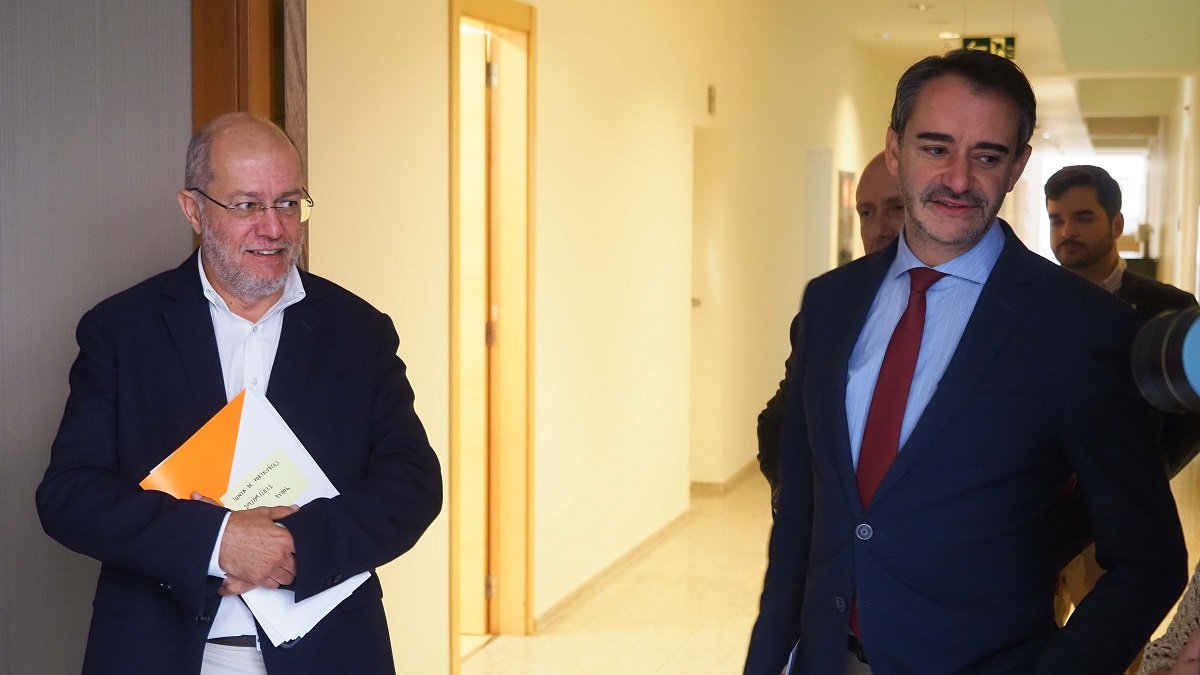 Francisco Igea y David Hierro antes de la Junta de Portavoces.- ICAL