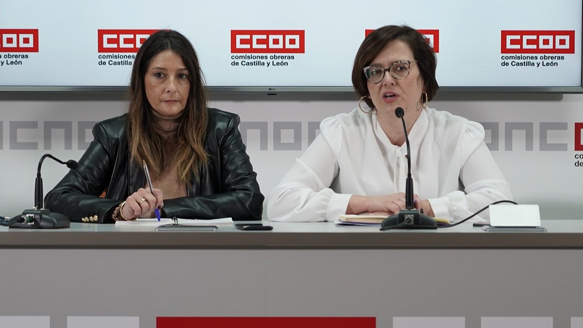 La secretaria de Mujeres y Políticas de Igualdad de CCOO Castilla y León, Yolanda Martín y la secretaria confederal de Mujeres, Igualdad y Condiciones de Trabajo de CCOO, Carolina Vidal, en la rueda de prensa. - ICAL