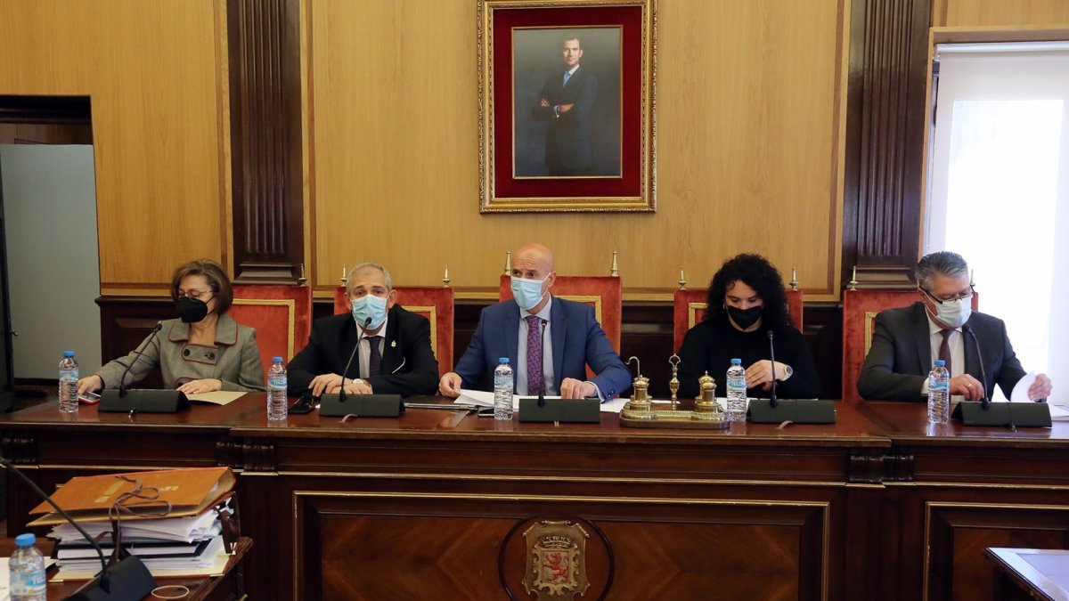 Pleno del Ayuntamiento de León.- E. PRESS
