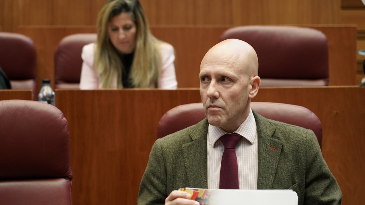 El portavoz de Vox en las Cortes, Carlos Menéndez. ICAL
